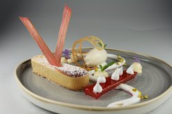 Dessert mit Rhabarber