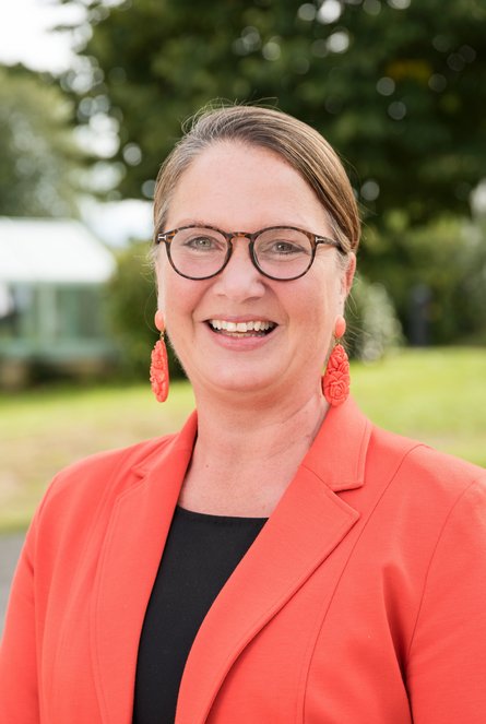 betraute Direktorin Stellvertreterin Dipl.-Päd. Christine Ruetz
